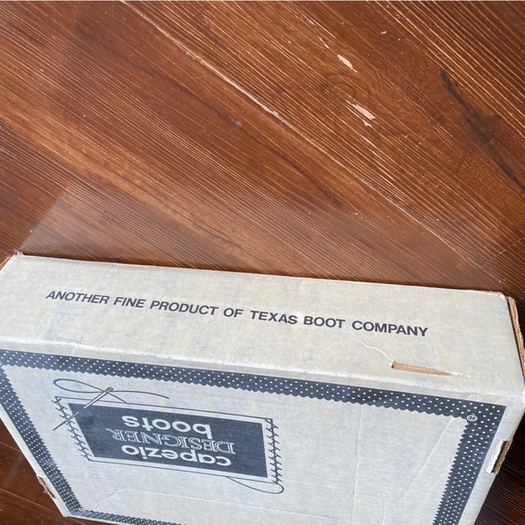 VINTAGE “Miss Capezio” Tan and Red Butterfly Cowboy Boots 🦋 - Picture 16 of 17